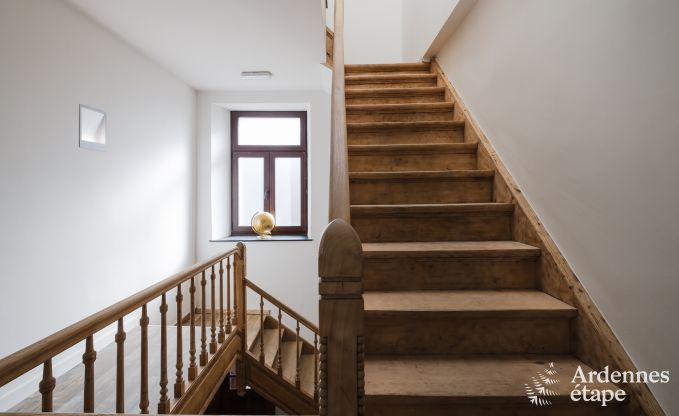 Luxe villa in Neufch�teau voor 20 personen met grote wellnessruimte