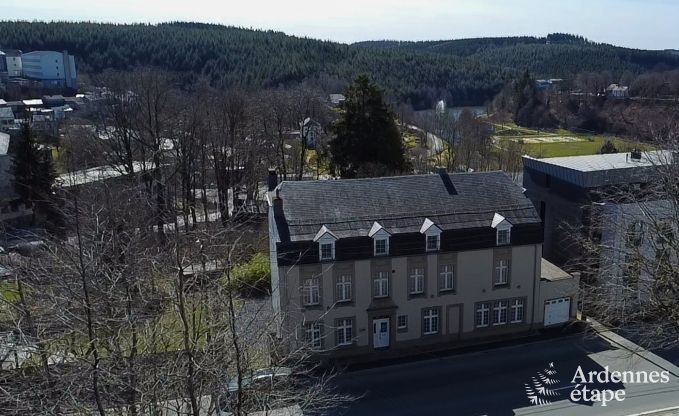 Luxe villa in Neufch�teau voor 20 personen met grote wellnessruimte