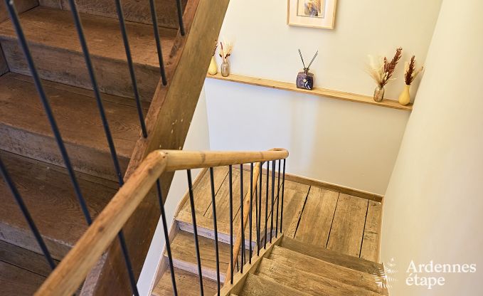 Schitterende vakantiewoning in Onhaye met zwembad, jacuzzi, sauna en speelkamers voor 14 personen nabij Dinant