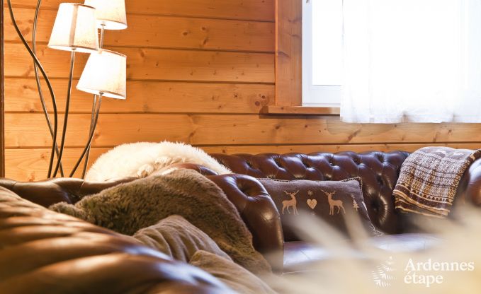 Ruim chalet in Ovifat, Ardennen, 16 personen, 8 slaapkamers, 3 badkamers, sauna, biljart, tuin met privterras