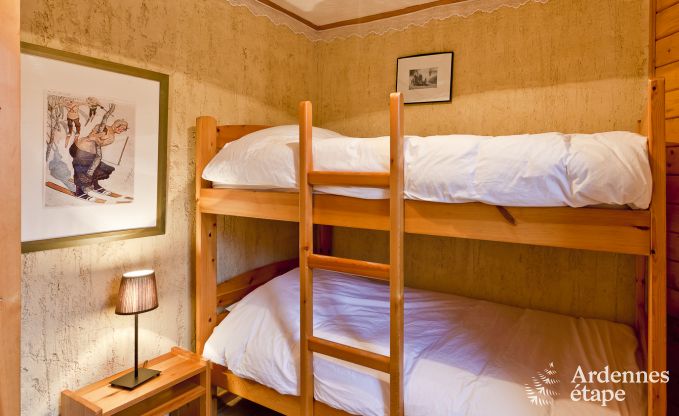 Ruim chalet in Ovifat, Ardennen, 16 personen, 8 slaapkamers, 3 badkamers, sauna, biljart, tuin met privterras