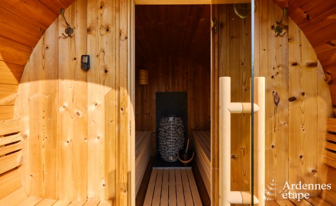 Ruim en modern natuurstenen vakantiehuis in Ovifat, Hoge Venen