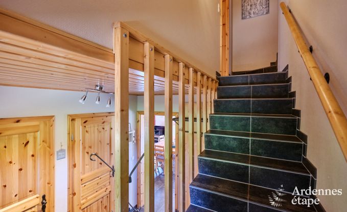 Ruim en modern natuurstenen vakantiehuis in Ovifat, Hoge Venen