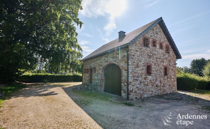 Ruim en modern natuurstenen vakantiehuis in Ovifat, Hoge Venen