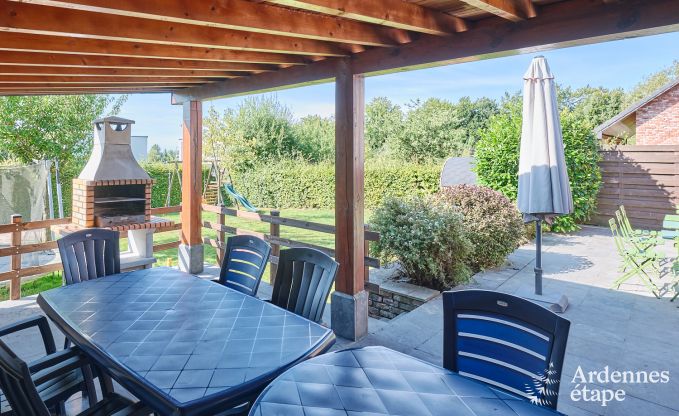 Ruim en modern natuurstenen vakantiehuis in Ovifat, Hoge Venen