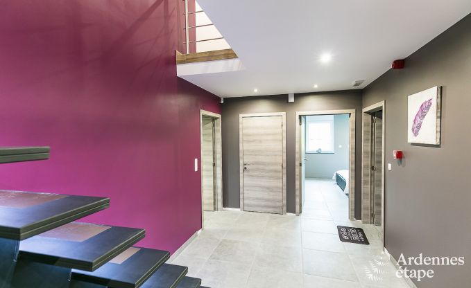 Vakantiehuis met binnenzwembad, sauna en spellen in Paliseul voor 14 personen in de Ardennen