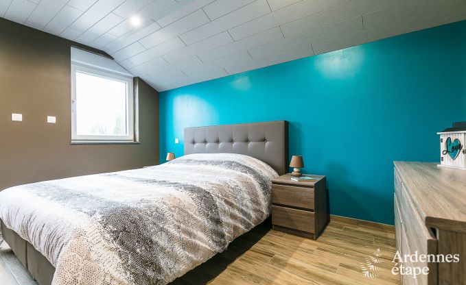 Vakantiehuis met binnenzwembad, sauna en spellen in Paliseul voor 14 personen in de Ardennen