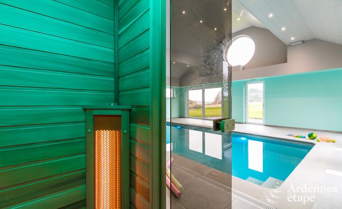 Vakantiehuis met binnenzwembad, sauna en spellen in Paliseul voor 14 personen in de Ardennen