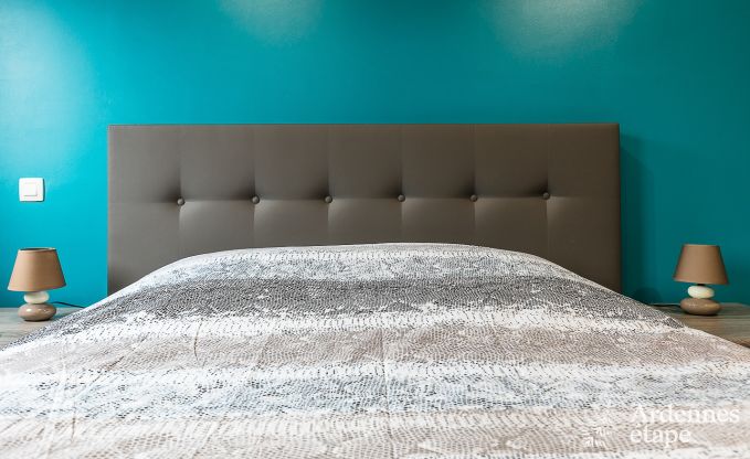 Vakantiehuis met binnenzwembad, sauna en spellen in Paliseul voor 14 personen in de Ardennen