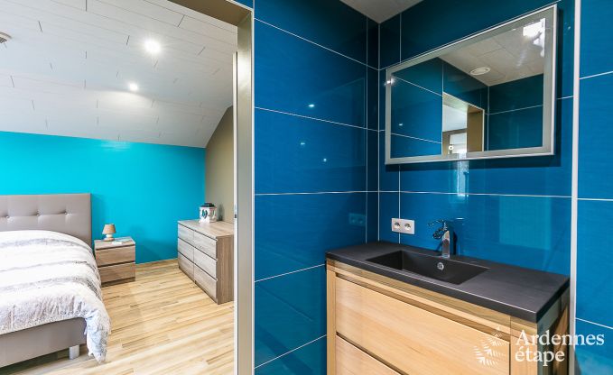 Vakantiehuis met binnenzwembad, sauna en spellen in Paliseul voor 14 personen in de Ardennen