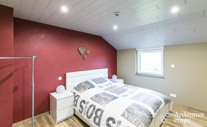 Vakantiehuis met binnenzwembad, sauna en spellen in Paliseul voor 14 personen in de Ardennen