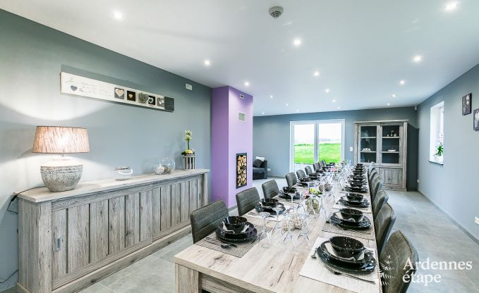 Vakantiehuis met binnenzwembad, sauna en spellen in Paliseul voor 14 personen in de Ardennen