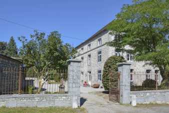 Karaktervol vakantiehuis voor 12/14 pers in klooster in Philippeville