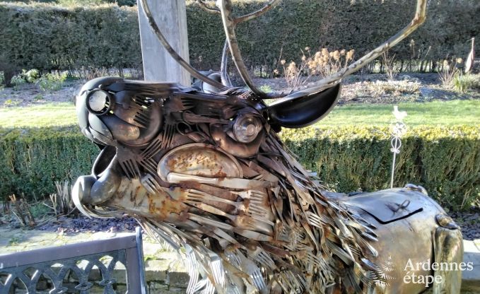 Gezellige chalet in Porcheresse met verwarmd zwembad en ruimte voor 4 personen in de Ardennen