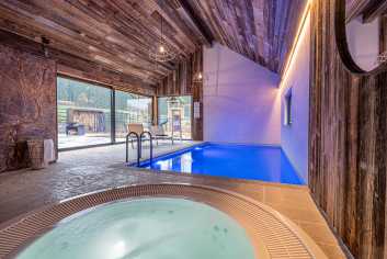 Luxe villa met zwembad in Recht voor 8 personen