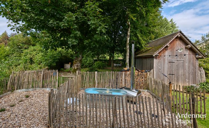 Gezellig cottage voor 4 personen in Redu met tankuzzi (hottub), overdekt terras en privtuin