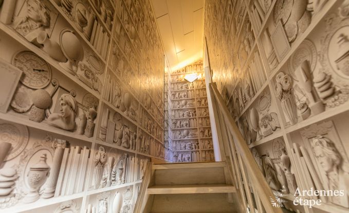 Luxe villa in Redu, Ardennen, 9 personen, buitenzwembad, sauna, stoombad, binnen- en buitenjacuzzi, privtuin, volledige uitrusting