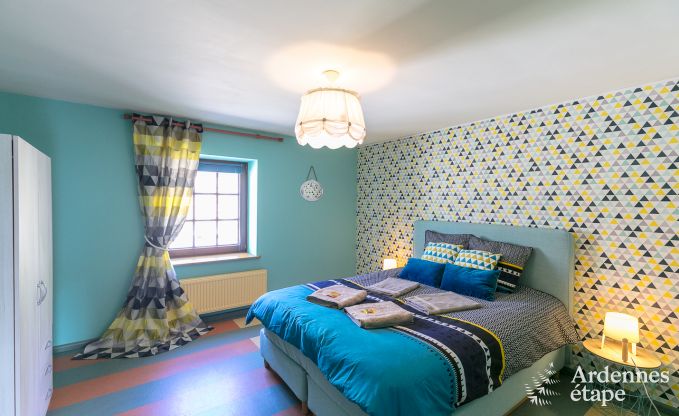 Luxe villa in Redu, Ardennen, 9 personen, buitenzwembad, sauna, stoombad, binnen- en buitenjacuzzi, privtuin, volledige uitrusting