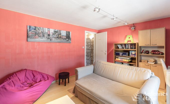 Luxe villa in Redu, Ardennen, 9 personen, buitenzwembad, sauna, stoombad, binnen- en buitenjacuzzi, privtuin, volledige uitrusting