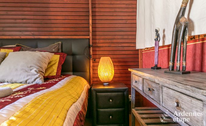 Luxe villa in Redu, Ardennen, 9 personen, buitenzwembad, sauna, stoombad, binnen- en buitenjacuzzi, privtuin, volledige uitrusting