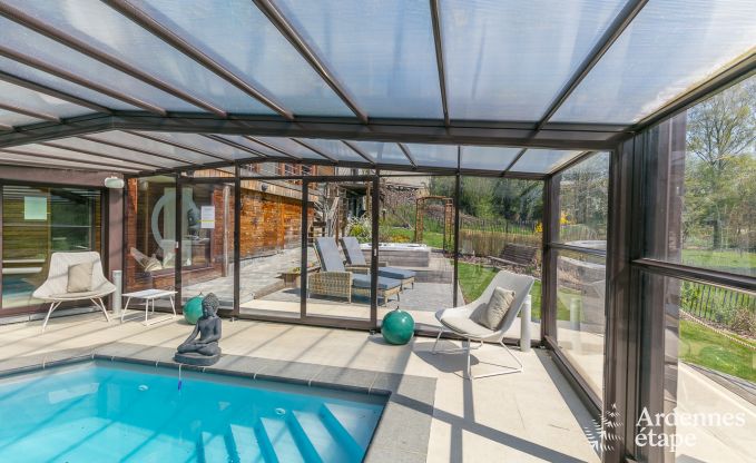 Luxe villa in Redu, Ardennen, 9 personen, buitenzwembad, sauna, stoombad, binnen- en buitenjacuzzi, privtuin, volledige uitrusting