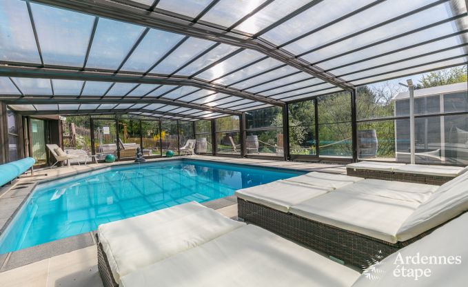 Luxe villa in Redu, Ardennen, 9 personen, buitenzwembad, sauna, stoombad, binnen- en buitenjacuzzi, privtuin, volledige uitrusting