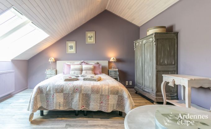 Luxe villa in Redu, Ardennen, 9 personen, buitenzwembad, sauna, stoombad, binnen- en buitenjacuzzi, privtuin, volledige uitrusting