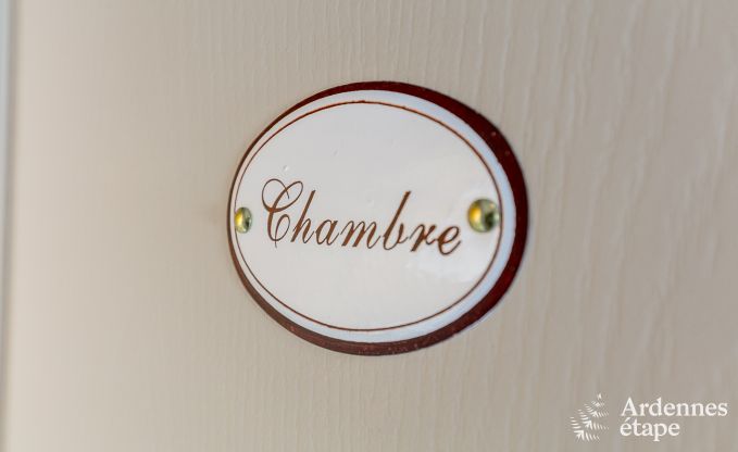 Luxe villa in Redu, Ardennen, 9 personen, buitenzwembad, sauna, stoombad, binnen- en buitenjacuzzi, privtuin, volledige uitrusting