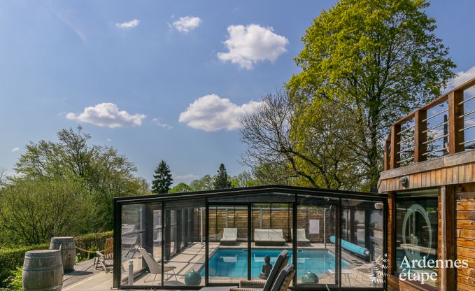 Luxe villa in Redu, Ardennen, 9 personen, buitenzwembad, sauna, stoombad, binnen- en buitenjacuzzi, privtuin, volledige uitrusting