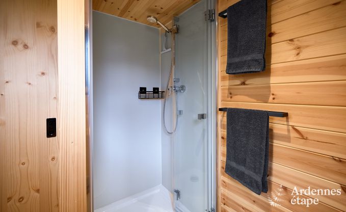 Romantisch tiny house in Redu: verblijf voor 2 in de Ardennen met priv�terras en panoramisch uitzicht