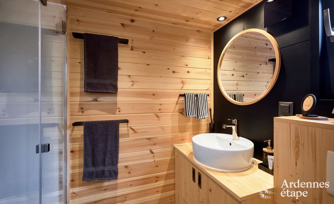 Romantisch tiny house in Redu: verblijf voor 2 in de Ardennen met priv�terras en panoramisch uitzicht