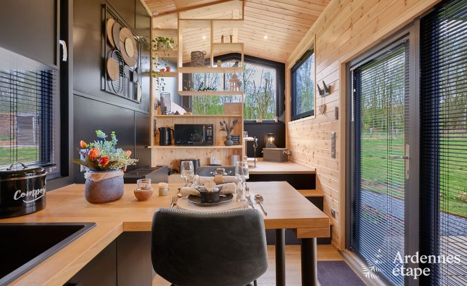 Romantisch tiny house in Redu: verblijf voor 2 in de Ardennen met priv�terras en panoramisch uitzicht