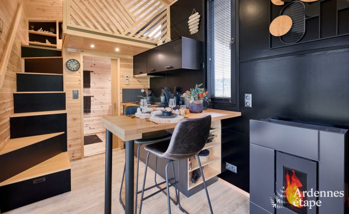 Romantisch tiny house in Redu: verblijf voor 2 in de Ardennen met priv�terras en panoramisch uitzicht