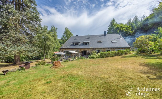 Cottage in Redu, Ardennen, 7 slaapkamers, 6 badkamers, 15 personen, noords bad, biljart, privé tuin, terras, oplaadpunt voor elektrische auto's