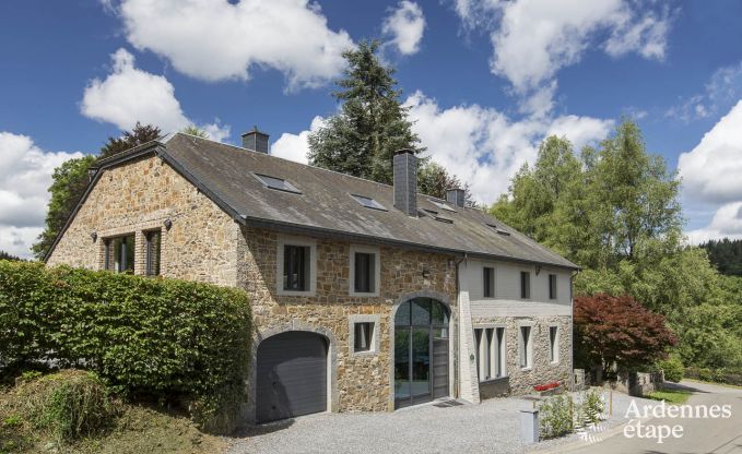 Cottage in Redu, Ardennen, 7 slaapkamers, 6 badkamers, 15 personen, noords bad, biljart, privé tuin, terras, oplaadpunt voor elektrische auto's