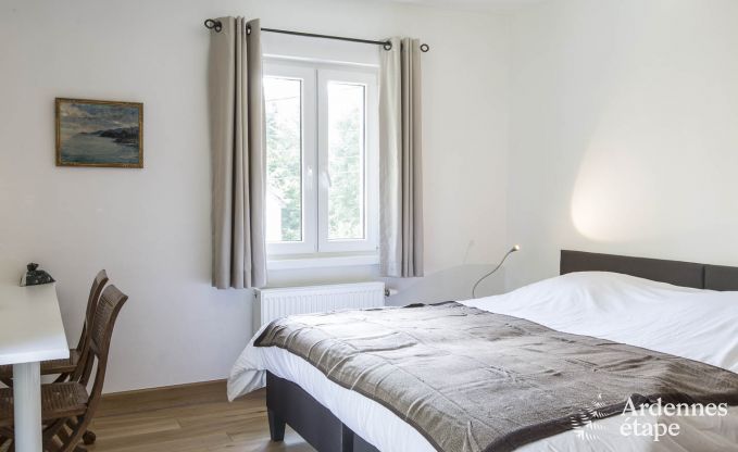 Cottage in Redu, Ardennen, 7 slaapkamers, 6 badkamers, 15 personen, noords bad, biljart, privé tuin, terras, oplaadpunt voor elektrische auto's