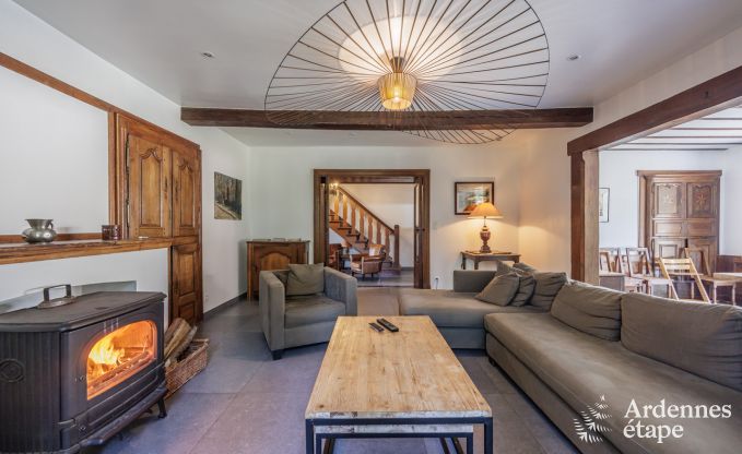 Charmante, ruime en hondvriendelijke cottage in Redu voor 17 personen