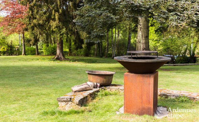 Charmante, ruime en hondvriendelijke cottage in Redu voor 17 personen