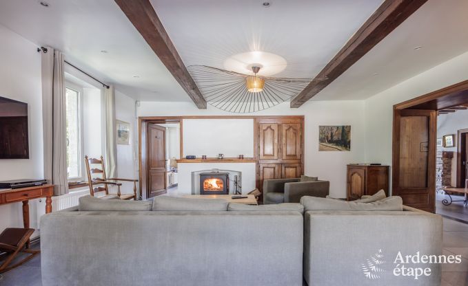 Charmante, ruime en hondvriendelijke cottage in Redu voor 17 personen