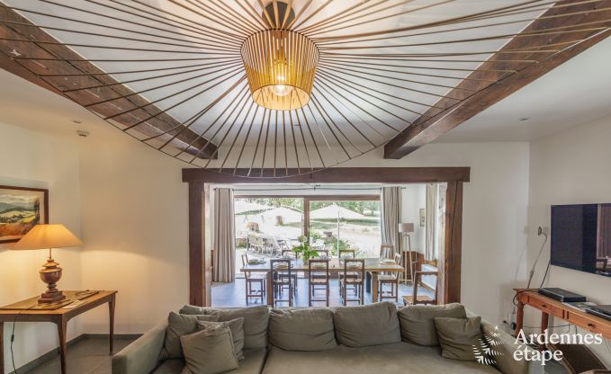 Charmante, ruime en hondvriendelijke cottage in Redu voor 17 personen