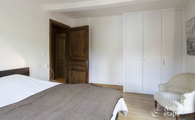 Charmante, ruime en hondvriendelijke cottage in Redu voor 17 personen