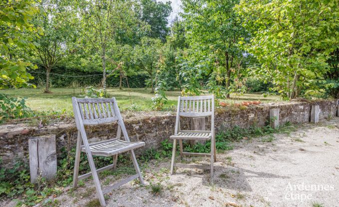 Charmante, ruime en hondvriendelijke cottage in Redu voor 17 personen