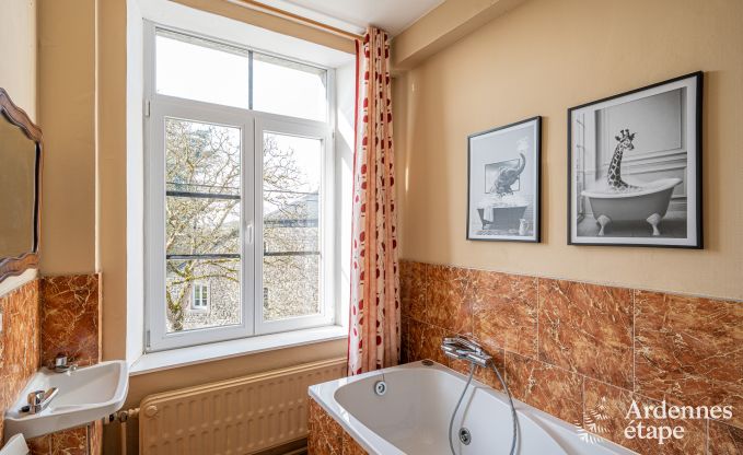 Grote vakantiewoning in Rochefort: comfortabel verblijf voor 26 personen met sauna en priv�tuin in de Ardennen