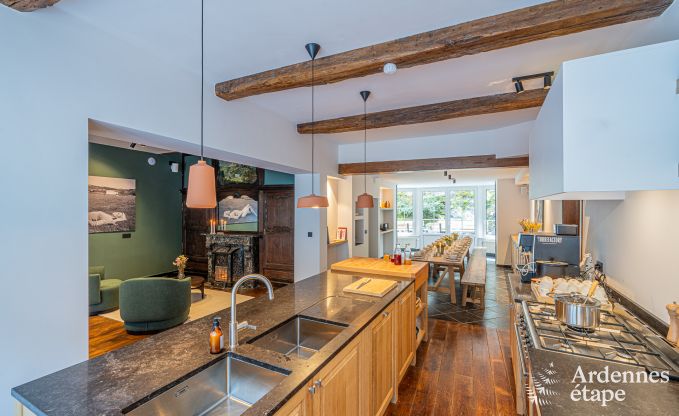 Grote vakantiewoning in Rochefort voor 25 personen met 11 slaapkamers, 11 badkamers, sauna en bar