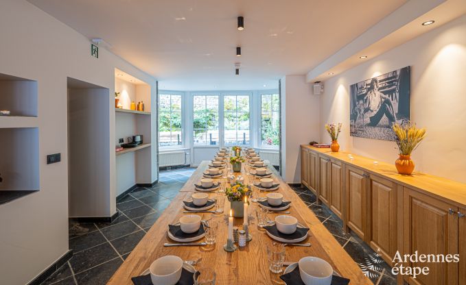 Grote vakantiewoning in Rochefort voor 25 personen met 11 slaapkamers, 11 badkamers, sauna en bar