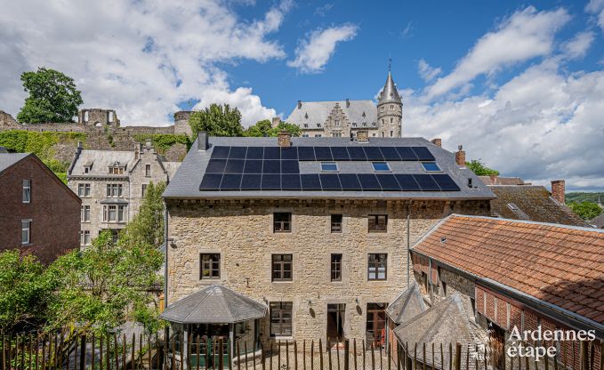 Grote vakantiewoning in Rochefort voor 25 personen met 11 slaapkamers, 11 badkamers, sauna en bar