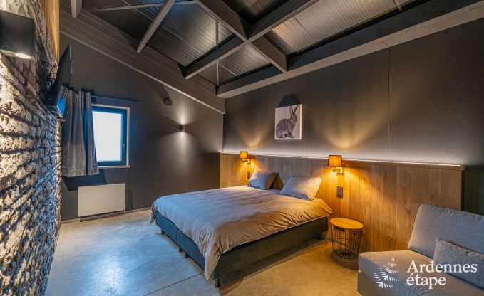 Luxe in Rochehaut: ruime accommodatie voor 14 personen met binnenzwembad en prachtig uitzicht