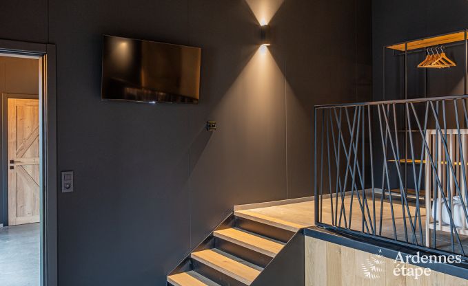 Luxe in Rochehaut: ruime accommodatie voor 14 personen met binnenzwembad en prachtig uitzicht