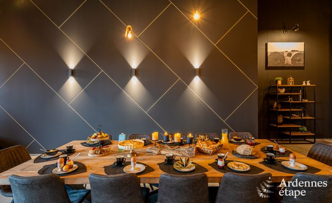 Luxe in Rochehaut: ruime accommodatie voor 14 personen met binnenzwembad en prachtig uitzicht