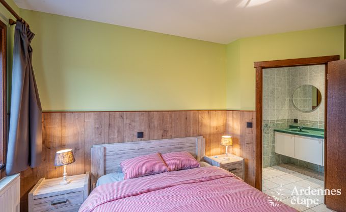 Ruim en comfortabel vakantiehuis voor 16 personen in Rochehaut, Ardennen